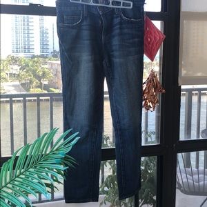 Boyfriend jeans that hug in the right places